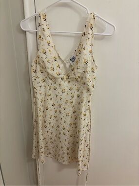 Princess Polly Cream Floral V-Neck Tie-Back Dress